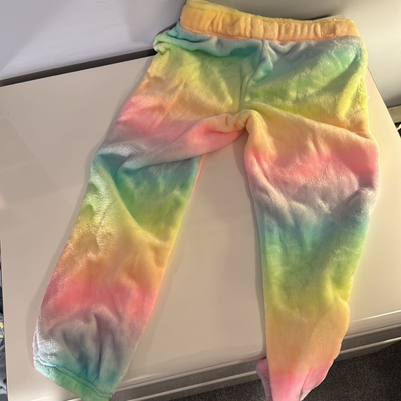 Girls 2pc pj’s, soft and cozy, size 6-6x - Picture 3 of 3